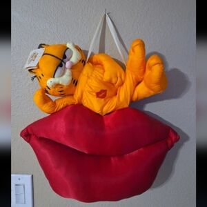 Vintage Rare 80s-90s 15" GARFIELD With Red Lips Stuffed Animal Wall Decor Plush